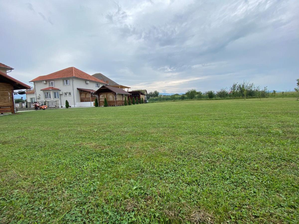 Absolut Residence Хацег Екстер'єр фото