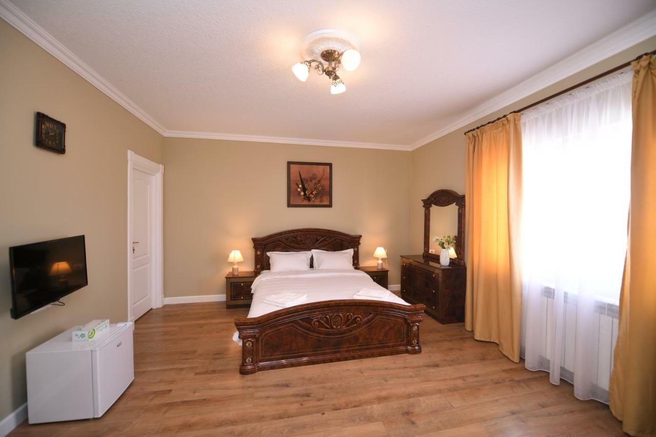 Absolut Residence Хацег Екстер'єр фото